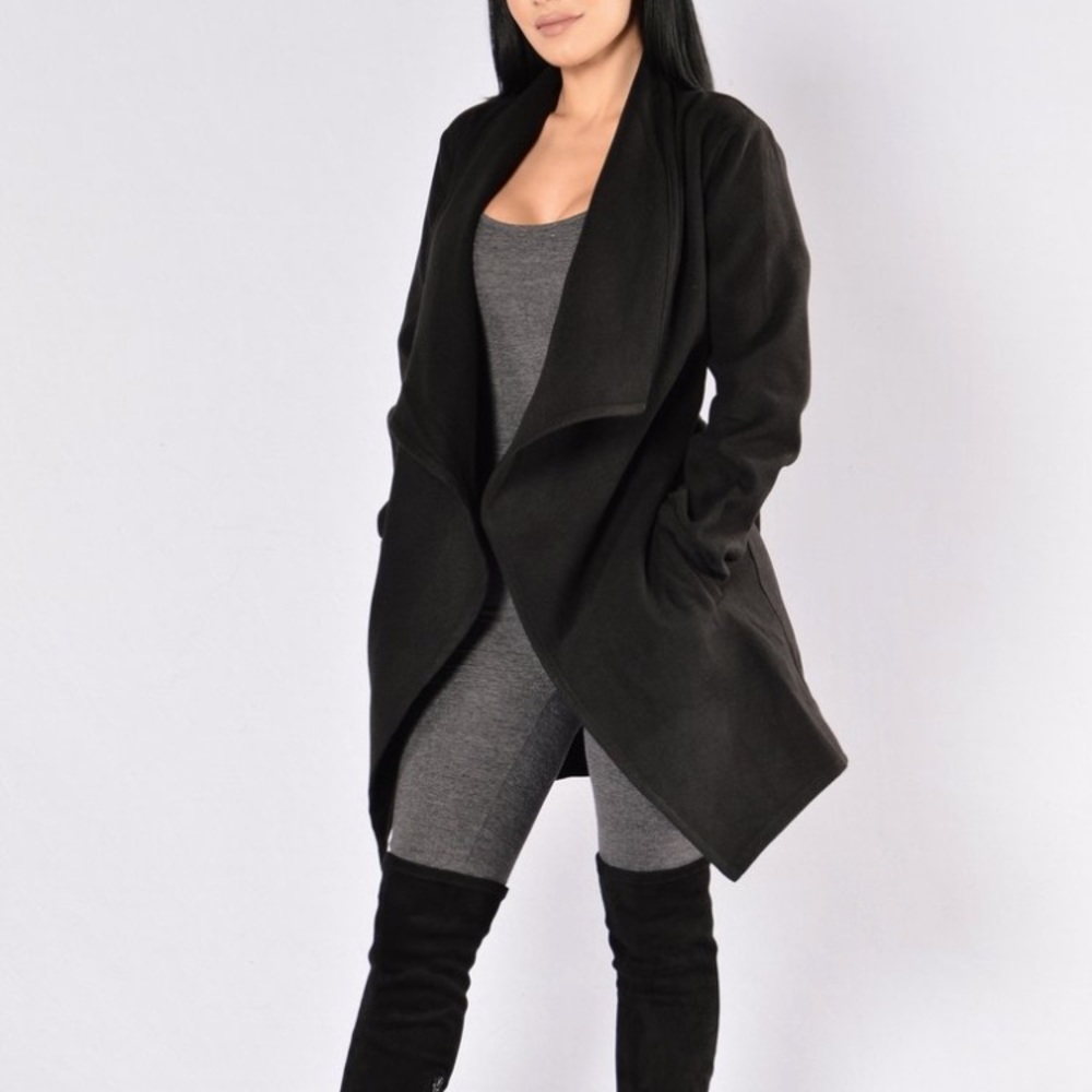 Fashion Nova - Black Manhattan Coat